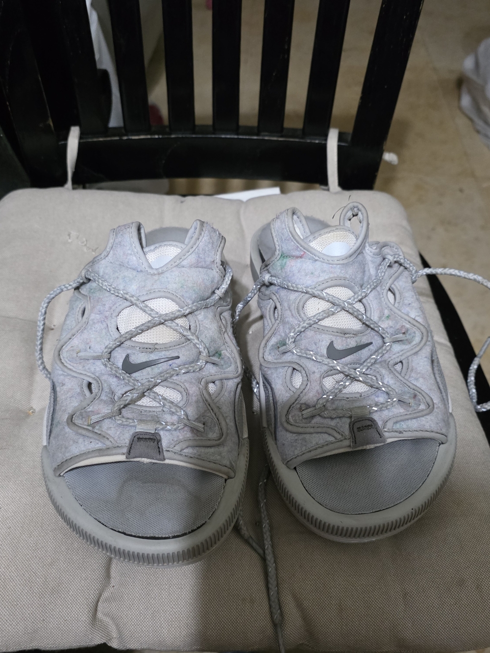 Nike Gray Men's Open-Toe Sport Sandal with Lace Overlay Used Size 9